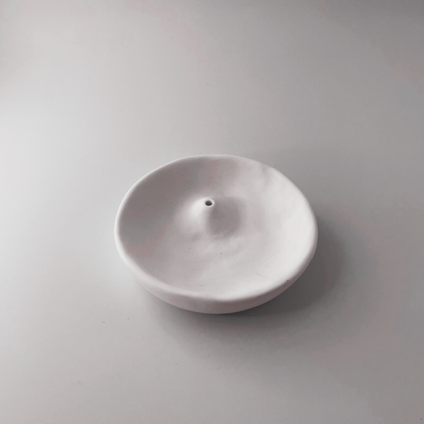 WHITE CERAMIC INCENSE HOLDER (Wholesale)